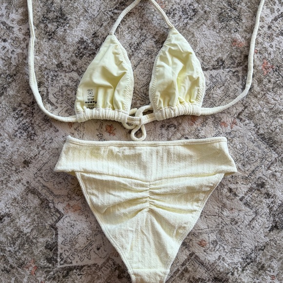 Montce Buttercream Rib Set - Picture 5 of 6